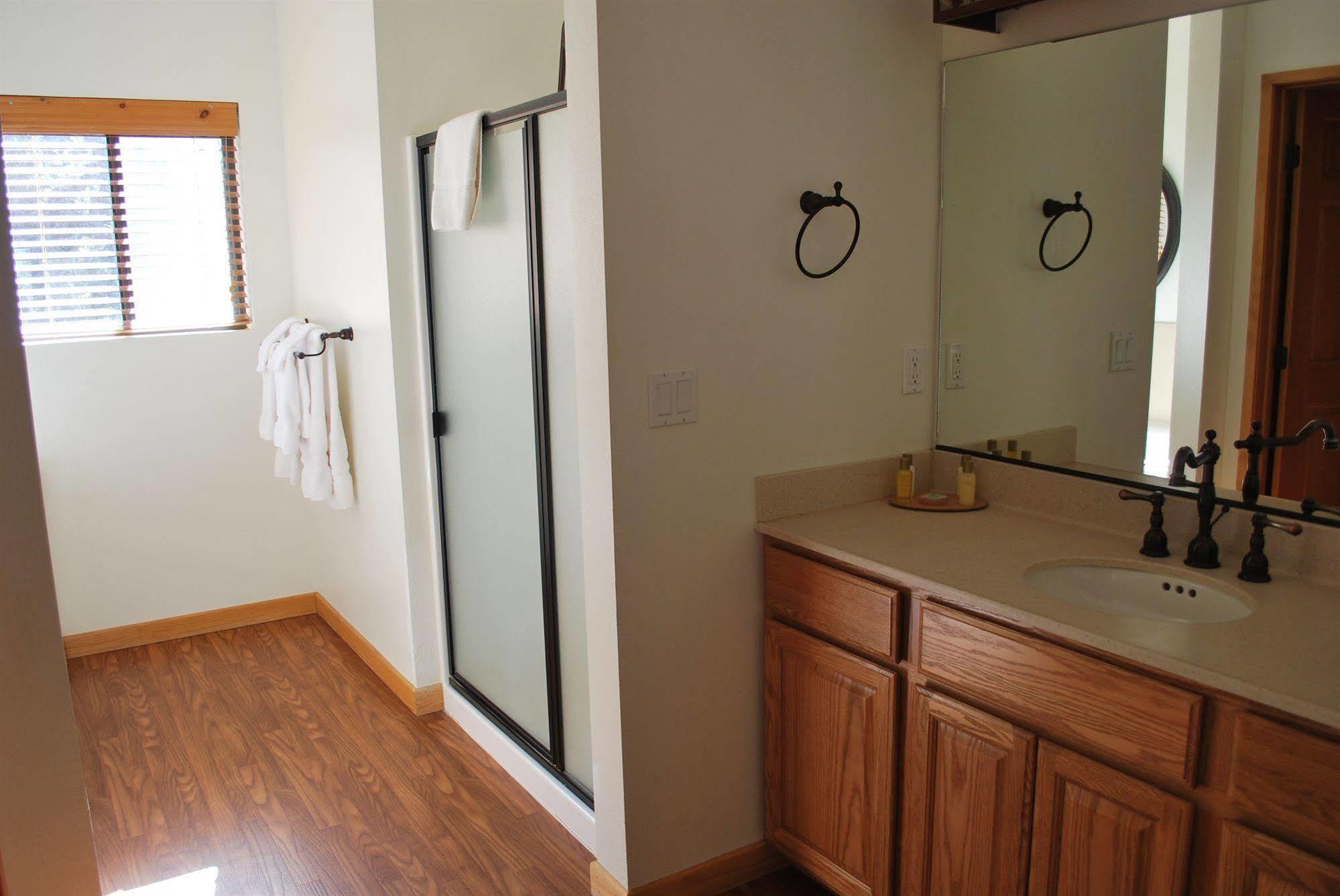 Double Eagle Resort And Spa June Lake Bagian luar foto
